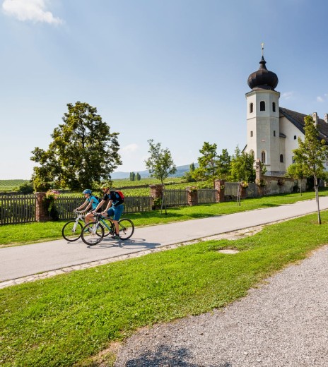 Mountainbike Fahrer in Gumpodskirchen © shutterstock.com