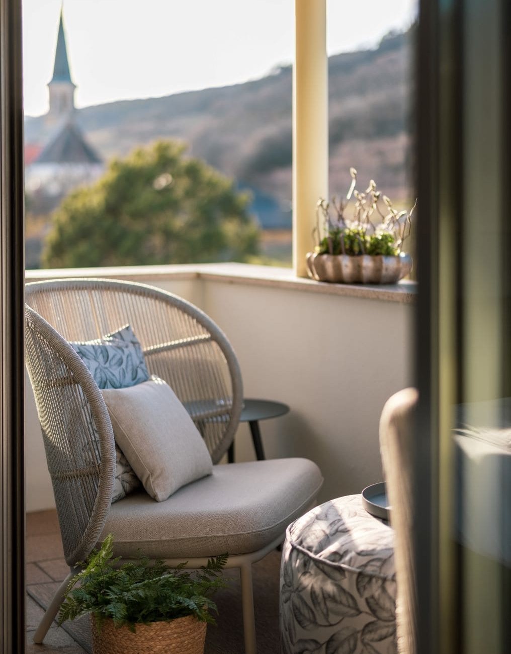 Balkon der Turmsuite mit Blick auf die Weinberge