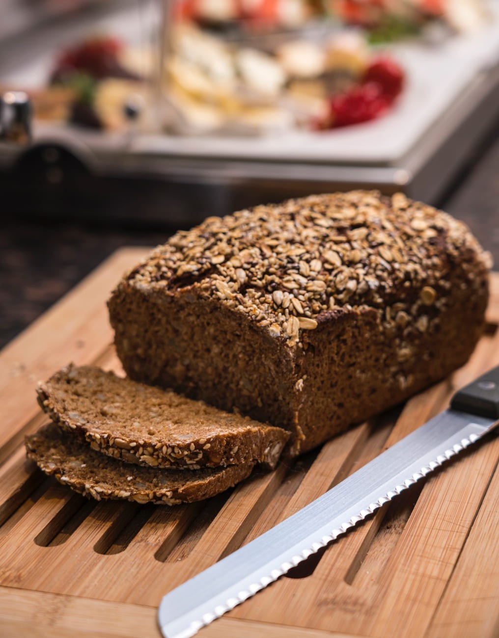 Frisches Brot am Frühstücksbuffet