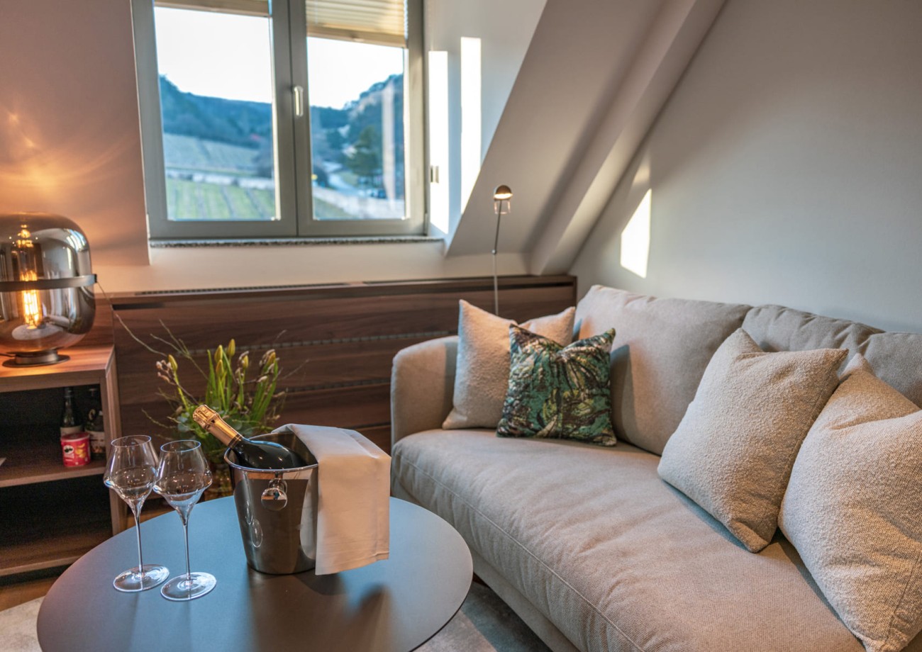 Turmsuite mit Ausblick auf die Weinberge